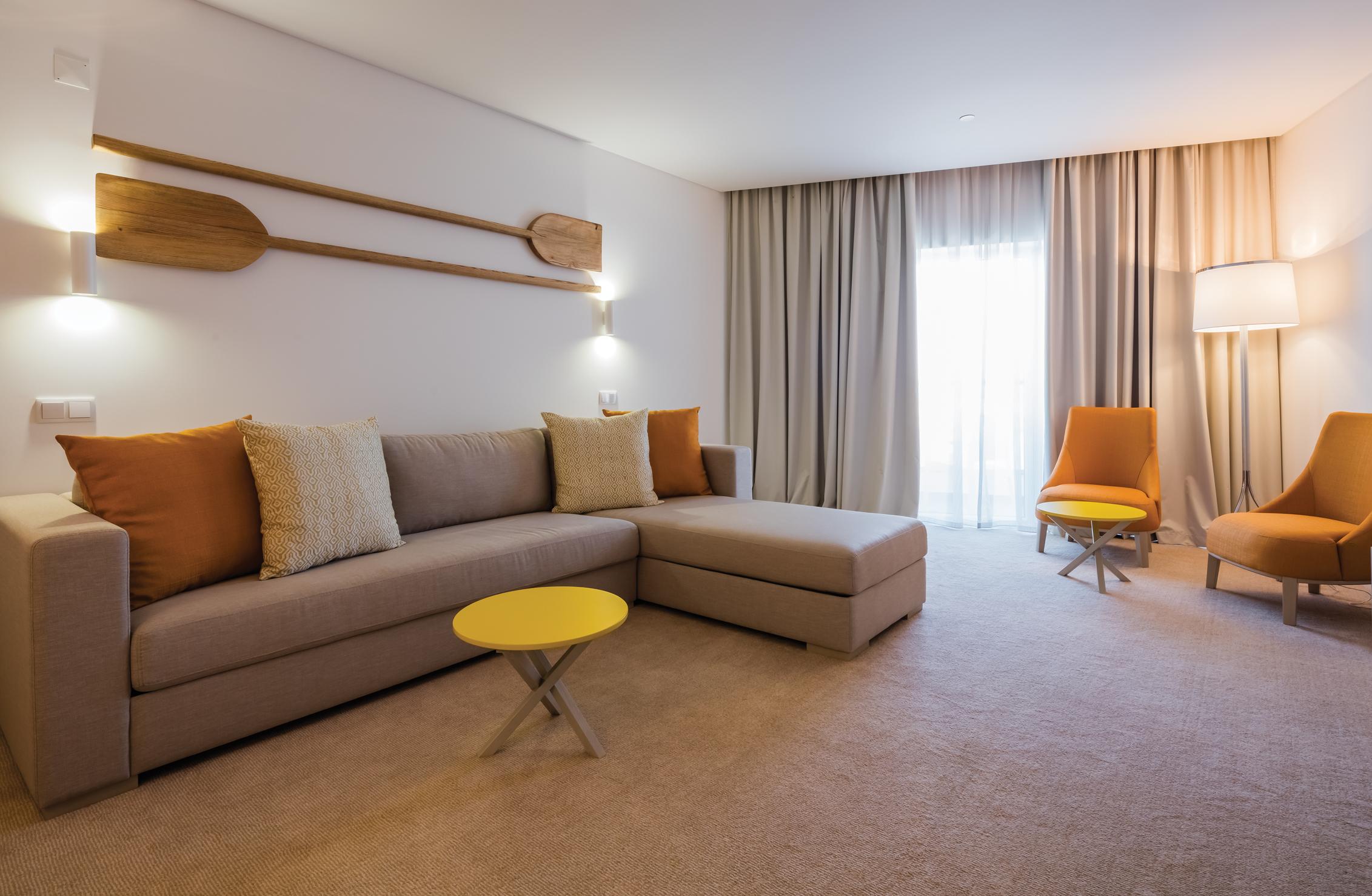 Mh Peniche Hotel ภายนอก รูปภาพ