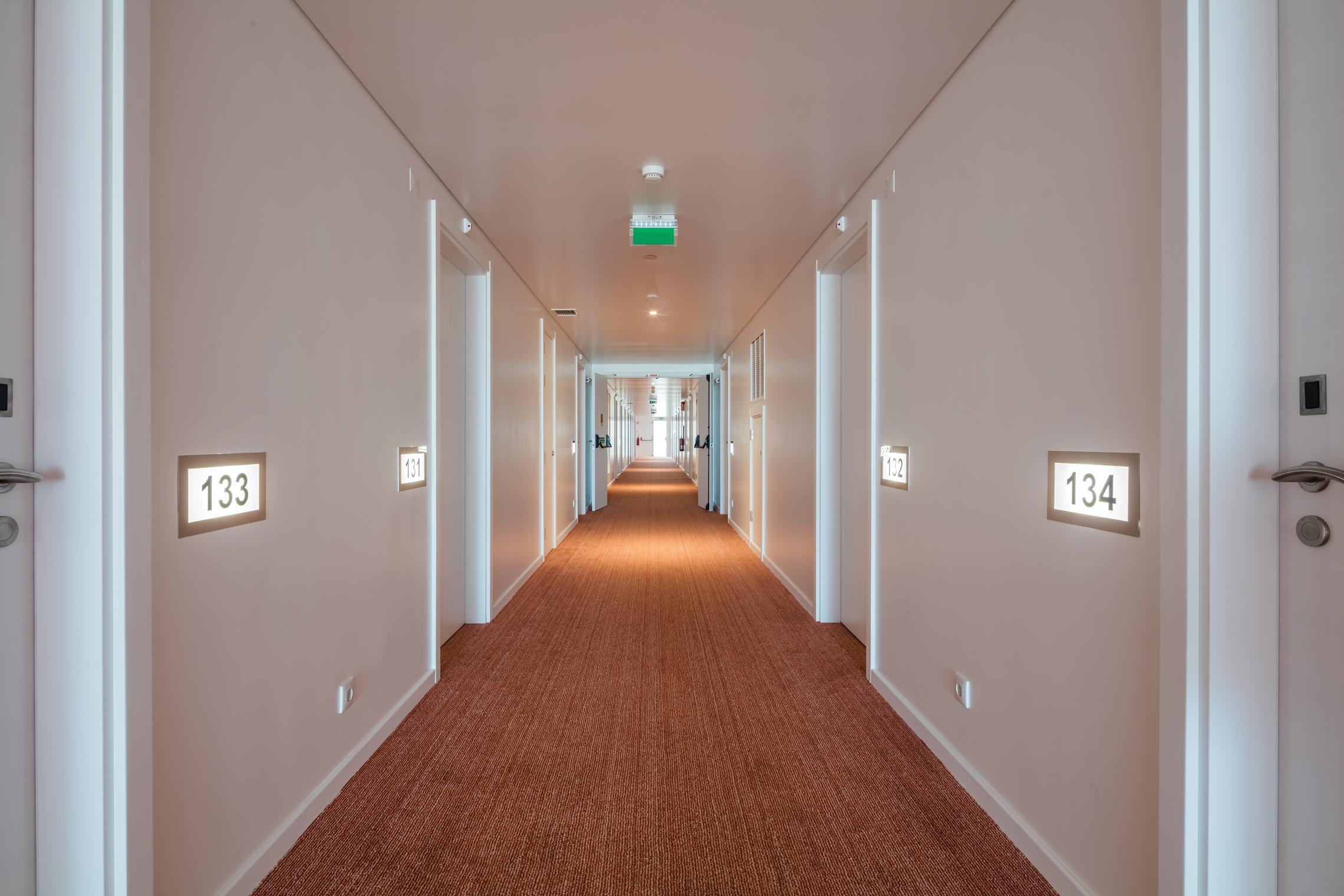 Mh Peniche Hotel ภายนอก รูปภาพ