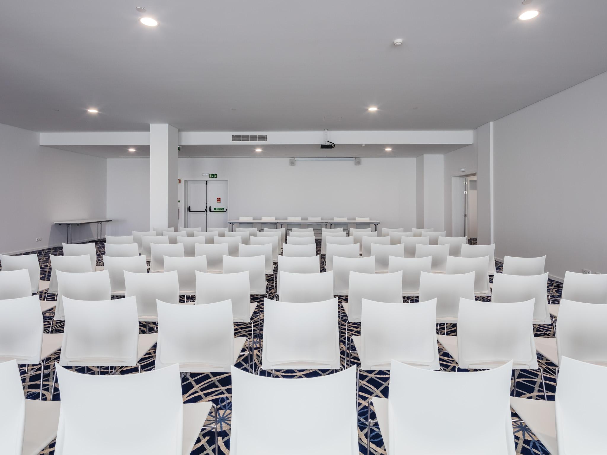 Mh Peniche Hotel ภายนอก รูปภาพ