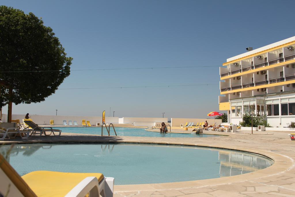 Mh Peniche Hotel ภายนอก รูปภาพ